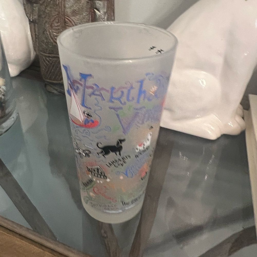 Frosted Martha’s Vineyard vintage  Themed Glass.‎